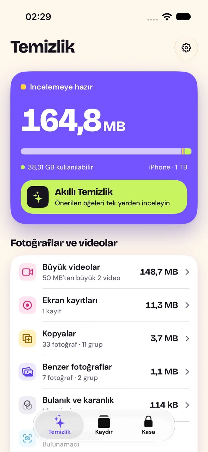 Pruna'nın Temizlik ekranı: incelemeye hazır alan, Akıllı Temizlik ve boyutlarıyla fotoğraf ve video kategorileri
