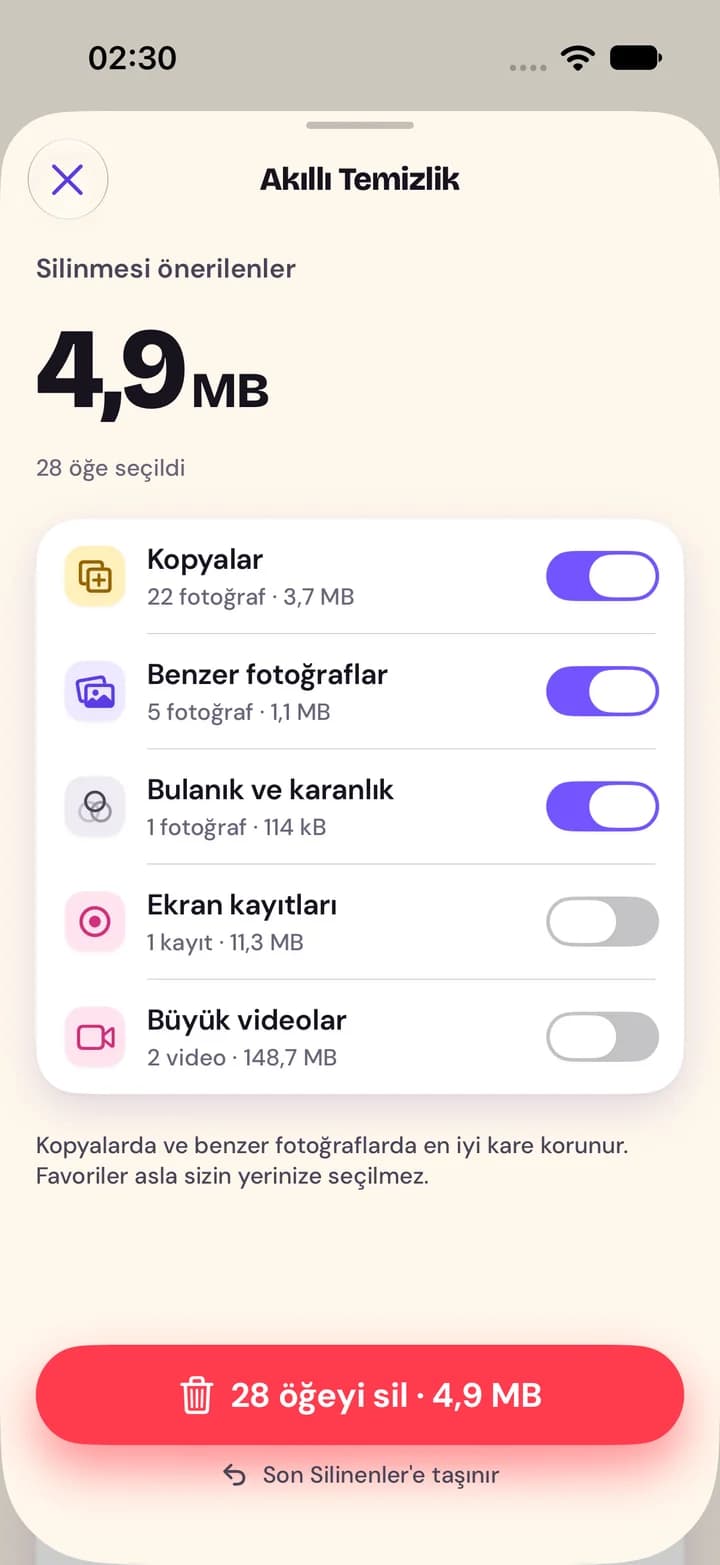 Kopyalar, benzer fotoğraflar, bulanık ve karanlık fotoğraflar, ekran kayıtları ve büyük videolar için anahtarların olduğu Akıllı Temizlik ekranı